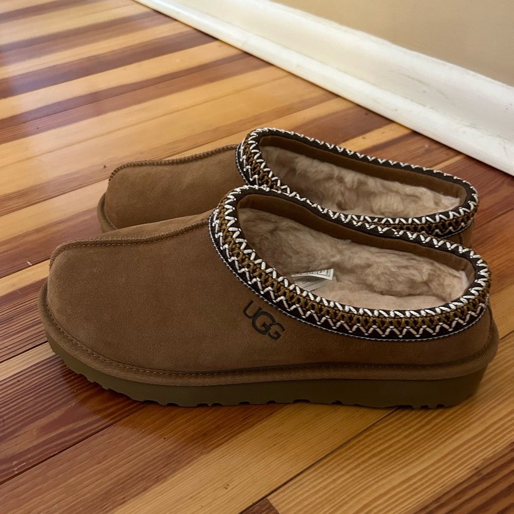 NEW never worn UGG Tasman Women’s slippers